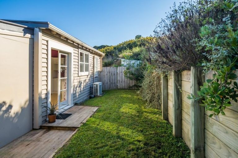 Photo of property in 12 Owhiti Street, Titahi Bay, Porirua, 5022