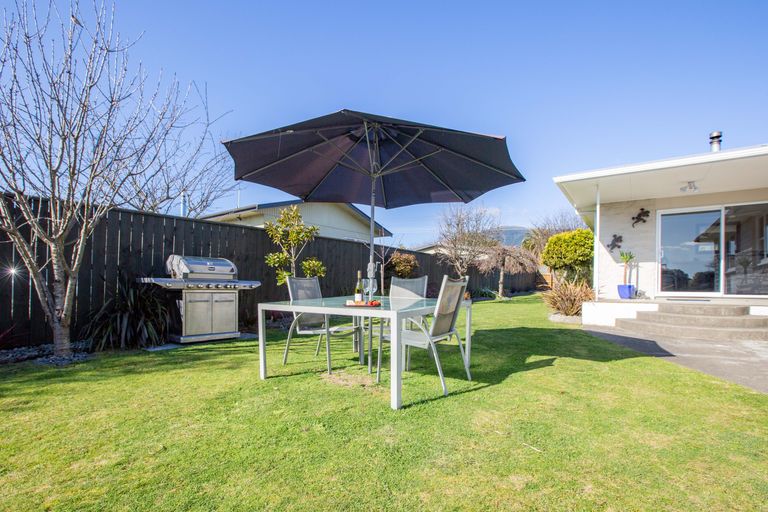 Photo of property in 22 Keats Crescent, Stoke, Nelson, 7011