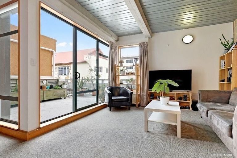 Photo of property in First House Apartments, 2/4 Frederick Street, Te Aro, Wellington, 6011