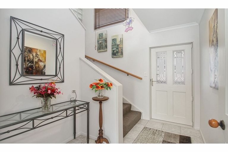 Photo of property in 78 Sunset Road, Unsworth Heights, Auckland, 0632