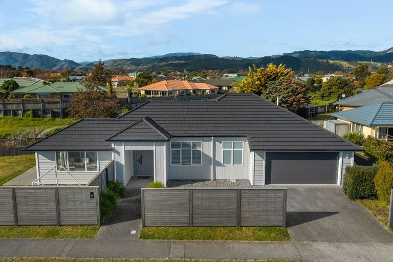 Photo of property in 155 Guildford Drive, Paraparaumu Beach, Paraparaumu, 5032