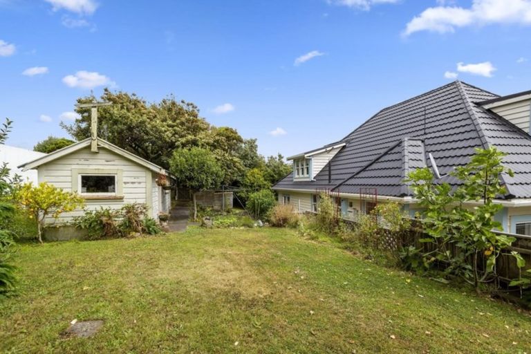 Photo of property in 28 Handyside Street, Tawa, Wellington, 5028