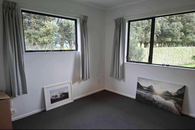 Photo of property in 8b Carthew Street, Okato, 4335