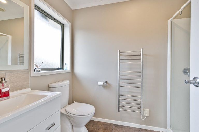 Photo of property in 226 Mark Avenue, Grenada Village, Wellington, 6037