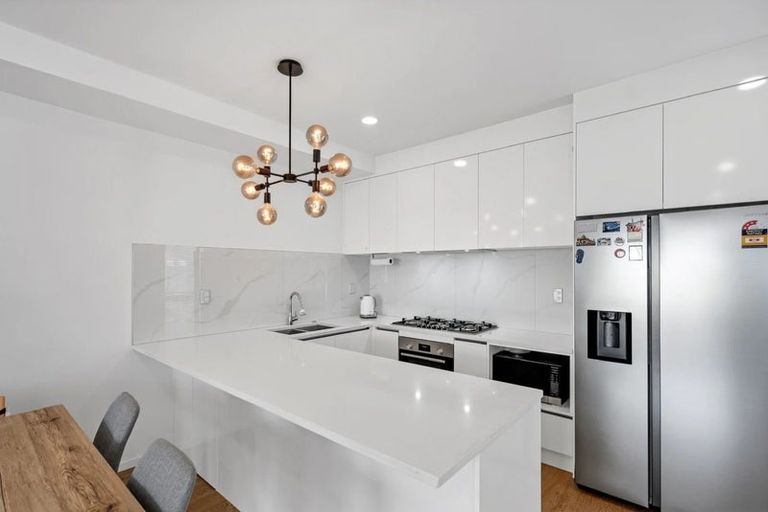 Photo of property in 5b Frontier Lane, Flat Bush, Auckland, 2019