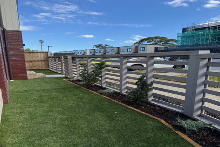 Photo of property in 53 Te Puketoka Lane, Mangere, 2022