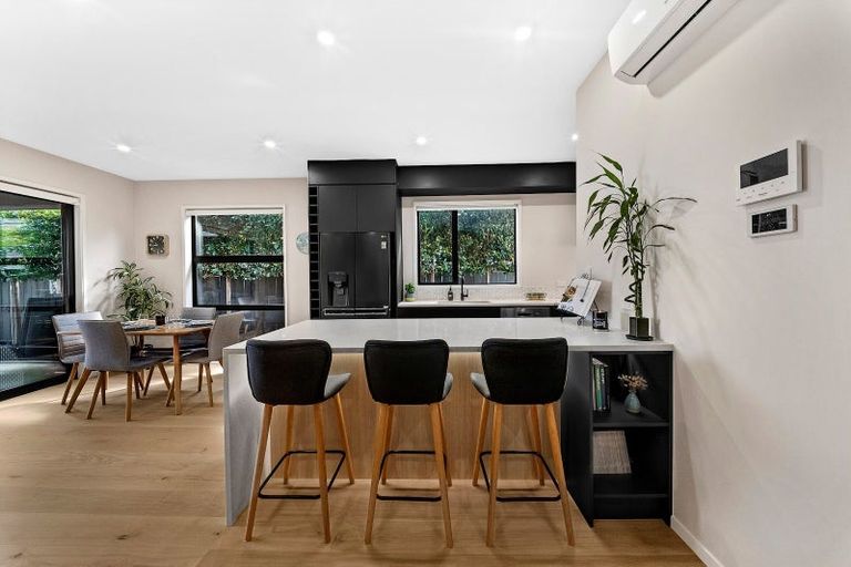 Photo of property in 12 Tarras Road, Kumeu, 0810