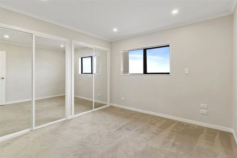 Photo of property in 11a Kirikiri Drive, Papakura, 2110