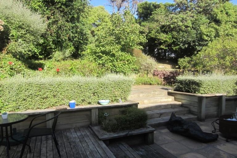 Photo of property in 20 Ranui Terrace, Tawa, Wellington, 5028