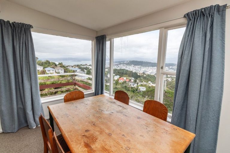 Photo of property in 32 Highbury Road, Highbury, Wellington, 6012