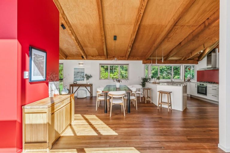 Photo of property in 99d Carter Road, Oratia, Auckland, 0604