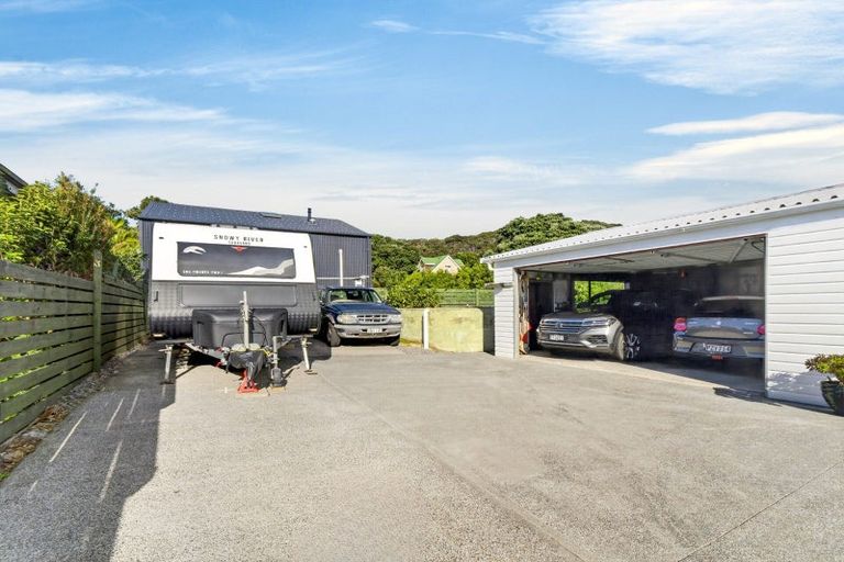 Photo of property in 15 Du Fresne Place, Russell, 0202