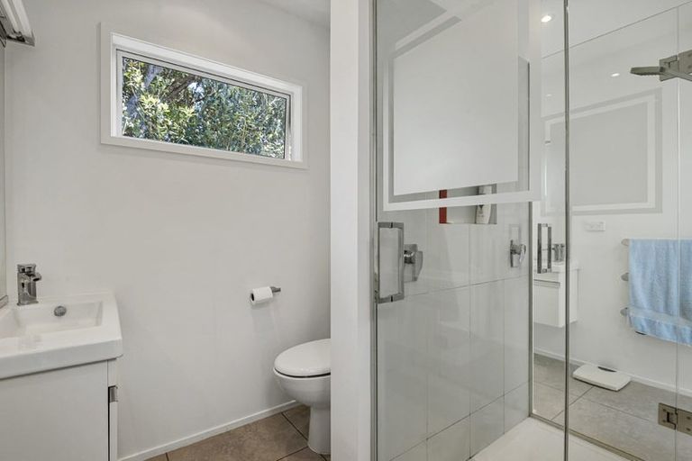 Photo of property in 32 Whale Cove, Stanmore Bay, Whangaparaoa, 0932