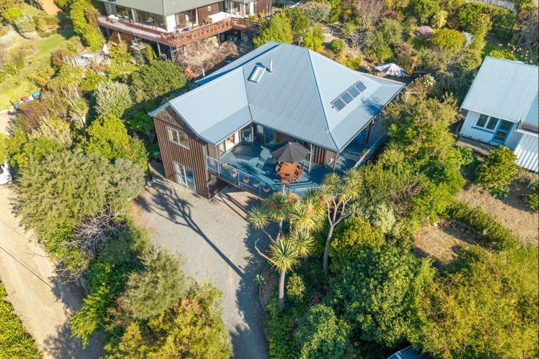 Photo of property in 17 Te Ra Crescent, Diamond Harbour, 8972