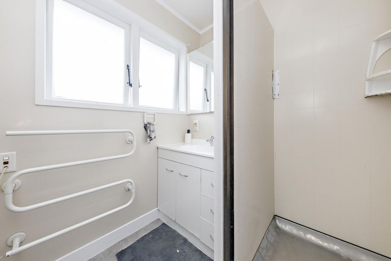 Photo of property in 140 Great South Road, Manurewa, Auckland, 2102