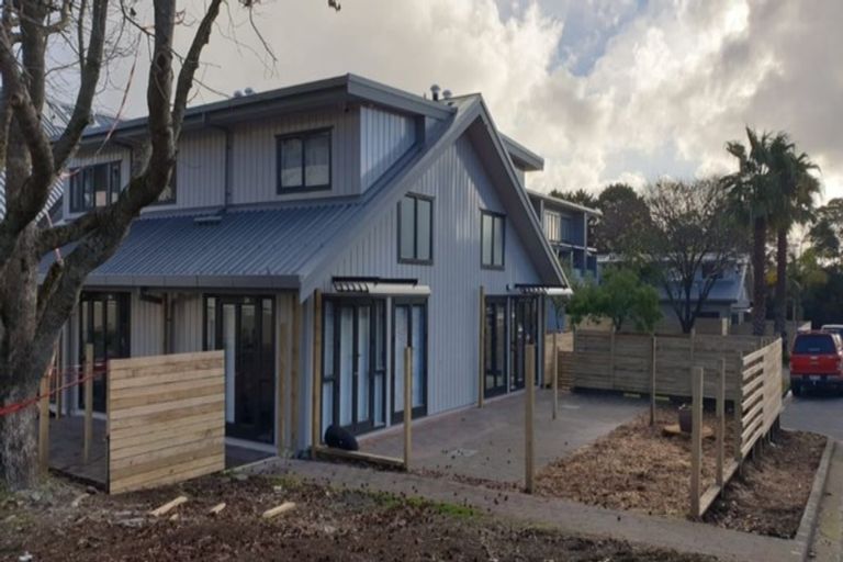Photo of property in 1a/30 Westward Ho, Glen Eden, Auckland, 0602