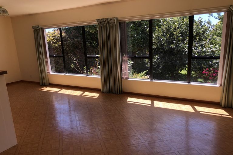 Photo of property in 194 Rangatira Road, Beach Haven, Auckland, 0626