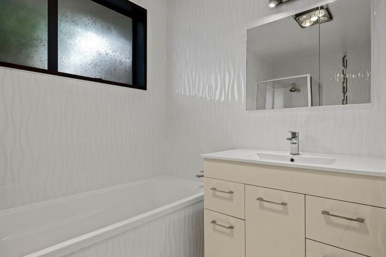 Photo of property in 57 Karnak Crescent, Russley, Christchurch, 8042