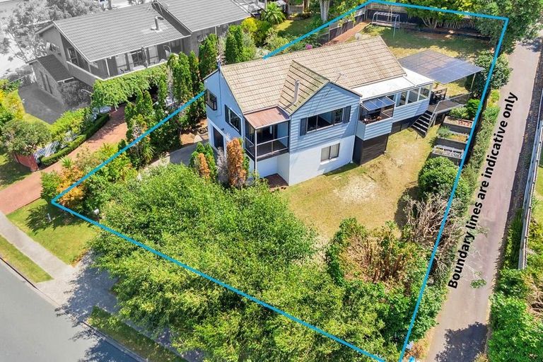 Photo of property in 185 Glamorgan Drive, Torbay, Auckland, 0630