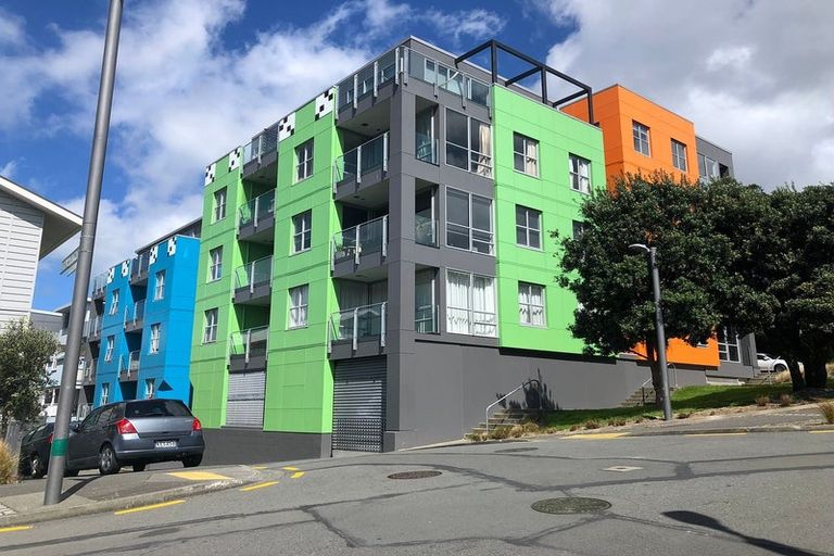 Photo of property in 2a/1 Hanson Street, Mount Cook, Wellington, 6021