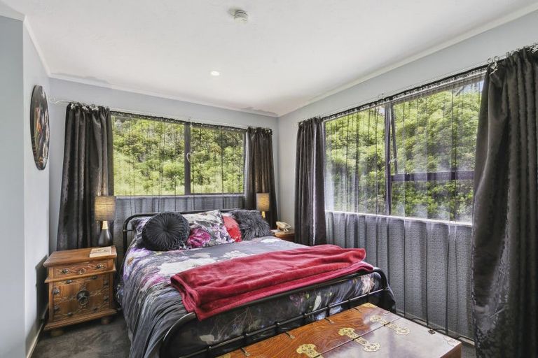 Photo of property in 21 Admiralty Street, Crofton Downs, Wellington, 6035