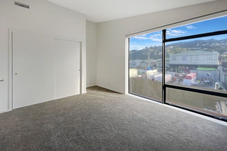 Photo of property in 149u3 Onepu Road, Lyall Bay, Wellington, 6022