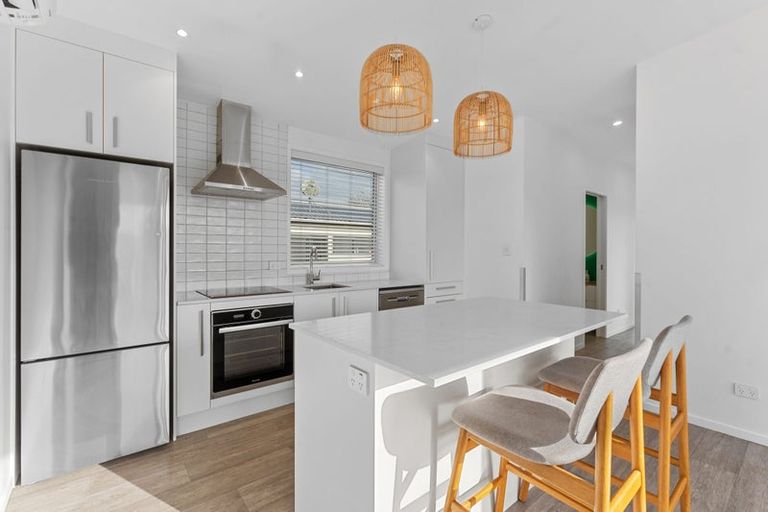 Photo of property in 6 Te Moau Avenue, Parakai, 0830