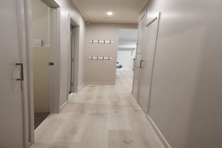 Photo of property in 71 Stottholm Road, Titirangi, Auckland, 0604