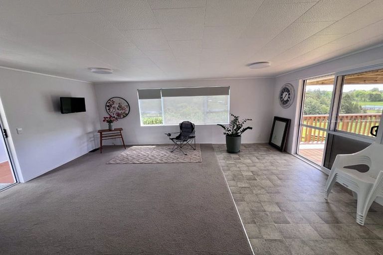 Photo of property in 35 Hawkes Access Road, Waitoki, Silverdale, 0994