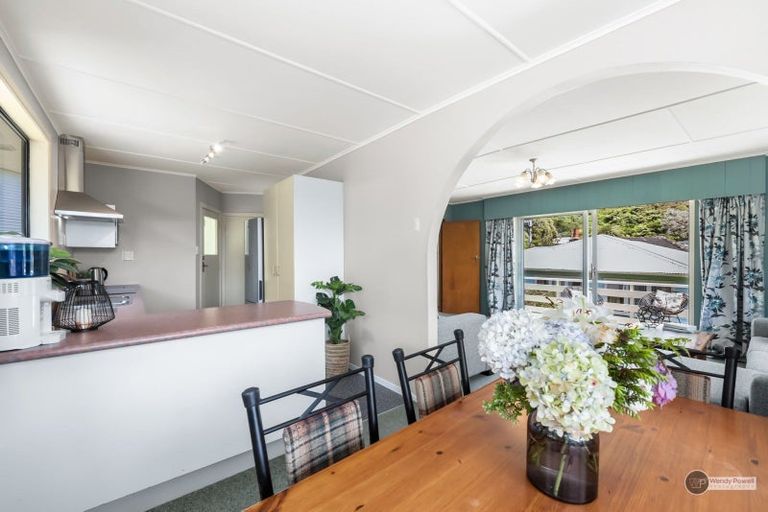 Photo of property in 12 Holmes Grove, Naenae, Lower Hutt, 5011