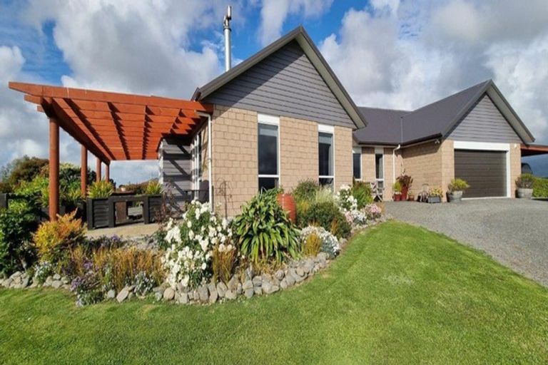 Photo of property in 9 Waipuna Grove, Levin, 5571