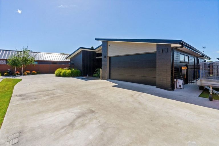 Photo of property in 7 Phoenix Palms Grove, Levin, 5510