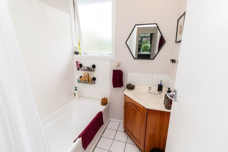 Photo of property in 9 Berrymead Way, Karori, Wellington, 6012