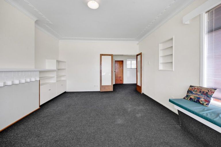 Photo of property in 379 Broadway, Stratford, 4332