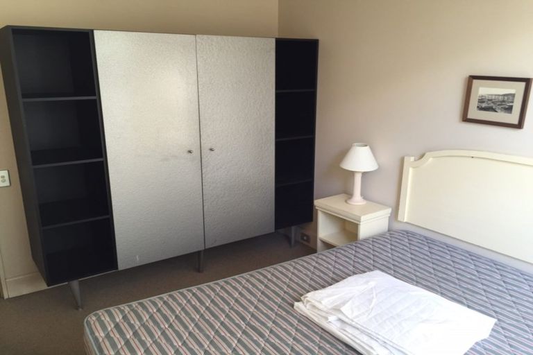 Photo of property in St Pauls Apartments, 56/43u Mulgrave Street, Thorndon, Wellington, 6011