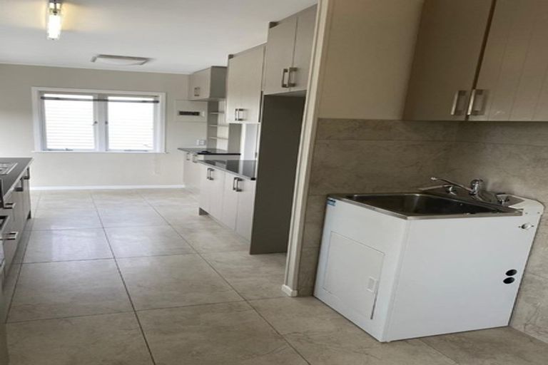 Photo of property in 101 Stanley Road, Glenfield, Auckland, 0629