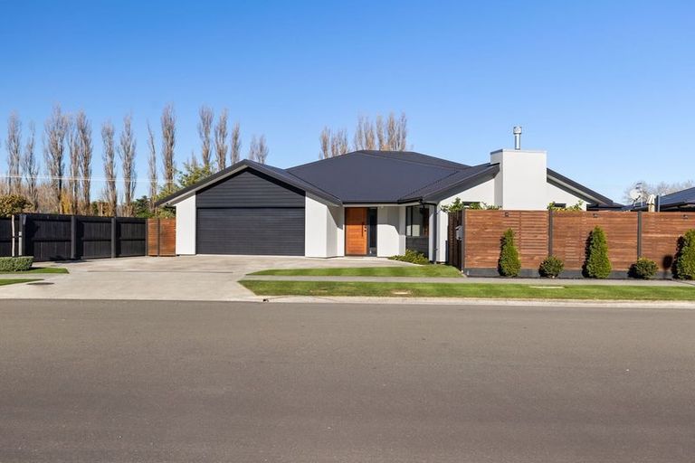 Photo of property in 40 Freedom Drive, Kelvin Grove, Palmerston North, 4414