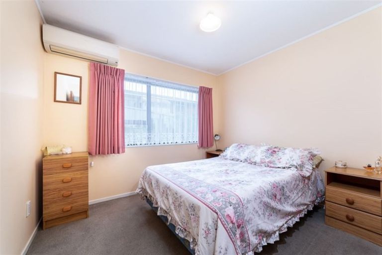 Photo of property in 303a/2 Great North Road, Henderson, Auckland, 0612
