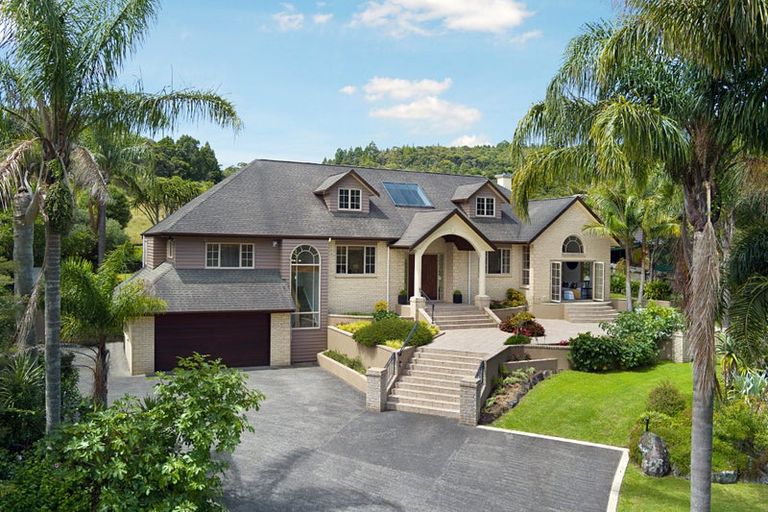 Photo of property in 3 Napuka Road, Henderson Valley, Auckland, 0612