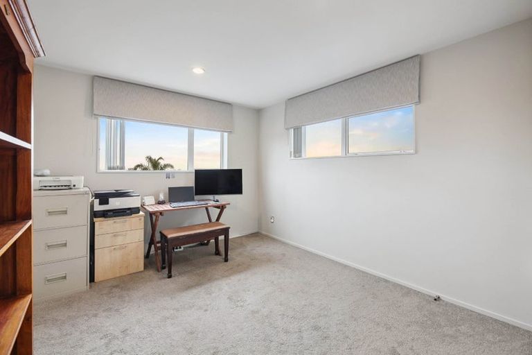 Photo of property in 96 Babich Road North, Ranui, Auckland, 0612