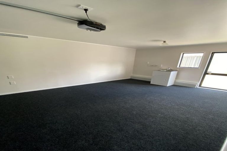 Photo of property in 16 Ebony Place, Massey, Auckland, 0614