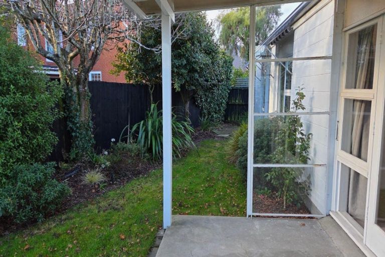 Photo of property in 2/18 Maidstone Road, Ilam, Christchurch, 8041