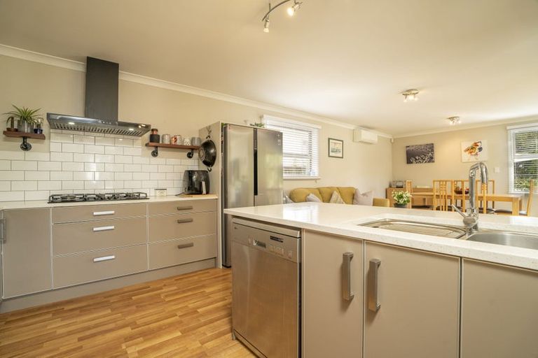 Photo of property in 107 Kenmore Street, Newlands, Wellington, 6037