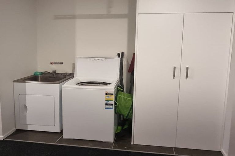 Photo of property in 19 Kaimai Avenue, Massey, Auckland, 0614