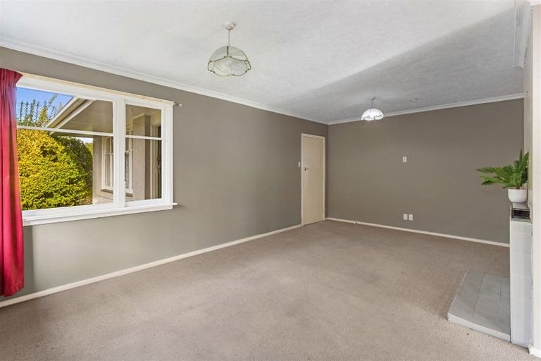 Photo of property in 16 Glencoe Street, Burnside, Christchurch, 8053