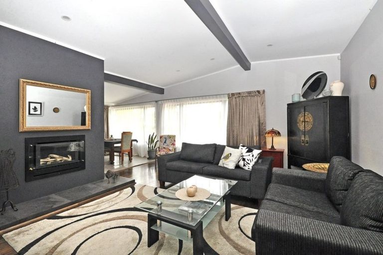 Photo of property in 14 Konini Road, Titirangi, Auckland, 0604