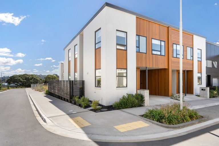 Photo of property in 26 Marine Parade, Hobsonville, Auckland, 0616