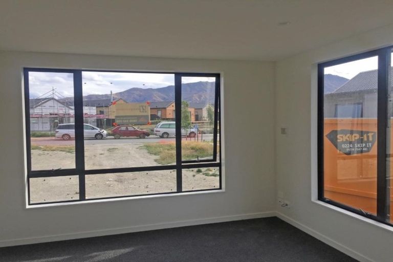 Photo of property in 38 Mount Creighton Crescent, Wanaka, 9305