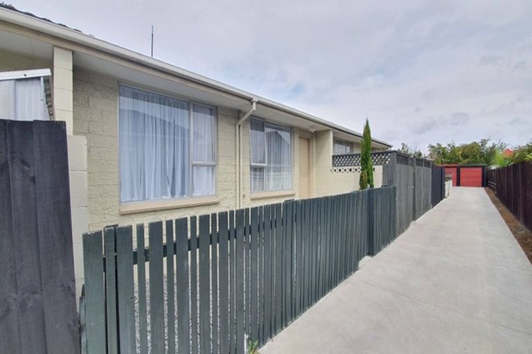 Photo of property in 2/79 Champion Street, Edgeware, Christchurch, 8013
