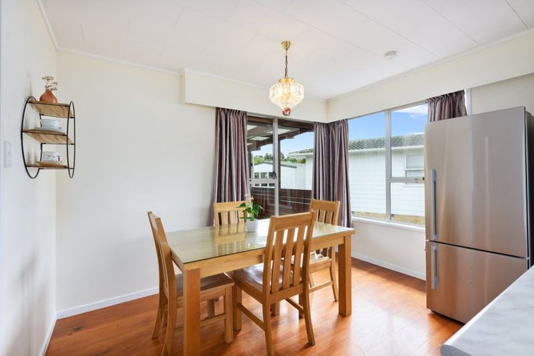 Photo of property in 56 Fitzwater Place, Henderson, Auckland, 0612